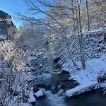 La Maison Du Trappeur Et La Des Sources * Le Mont-Dore
