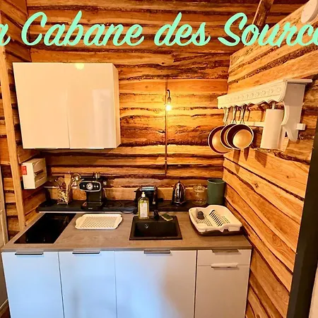 Casa de Férias La Maison Du Trappeur Et La Des Sources